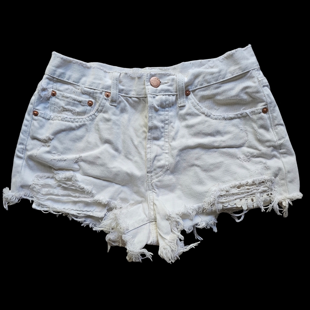 We the Free by Free People white distressed denim shorts crochet detail‎ size 27